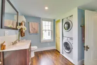 Rockland Home w/ Deck 5 Mins to Historic Downtown! - 3-Star