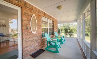 Eufaula Oasis w/ Screened Porch: Unwind in Style!