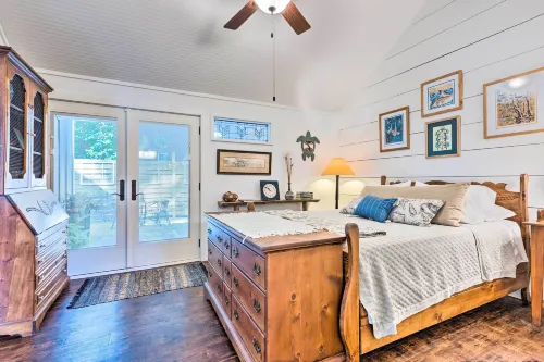 Historic Biloxi Bay Cottage w/ Beautiful View - Beach