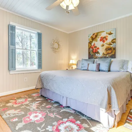 Secluded Hamilton Cabin Retreat w/ Private Lake!