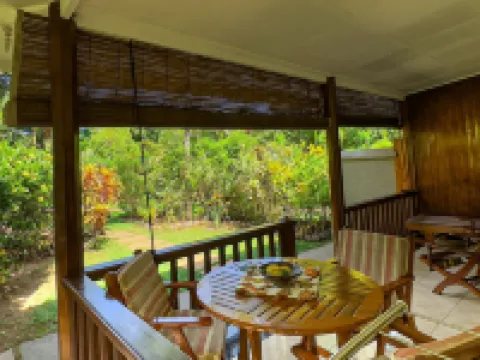 Cocotier du Rocher โรงแรมในลาดิกิว