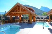 Moose Hotel and Suites - Hot Tub