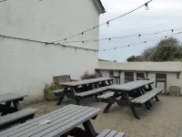 The Sloop Inn - parking