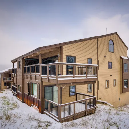 Big Sky Condo w/ Mountain Views < 1 Mi to Resort!