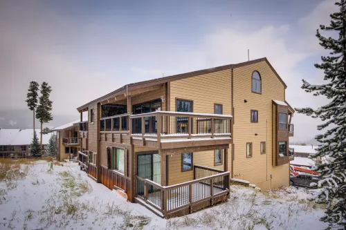 Big Sky Condo w/ Mountain Views < 1 Mi to Resort! - parking