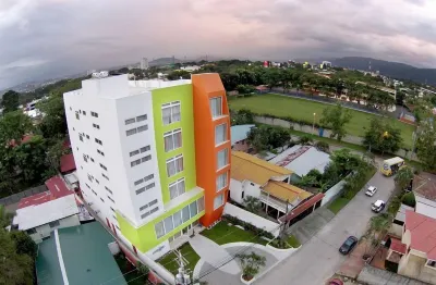 Hotel Latitud 15 โรงแรมใน