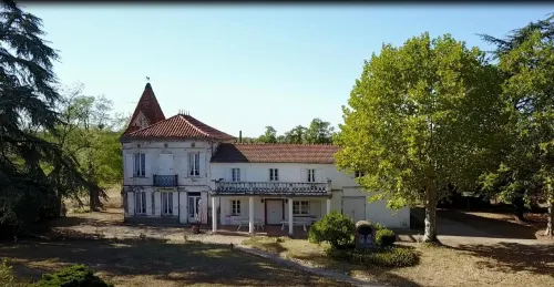Chateau la Loge Hotel a Saint-Sulpice-la-Pointe
