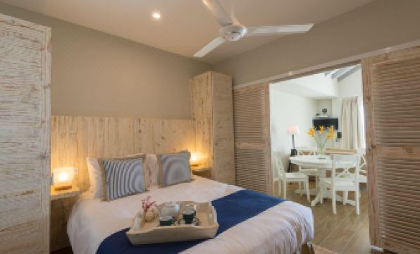 Le Nautique Beachfront Apartments