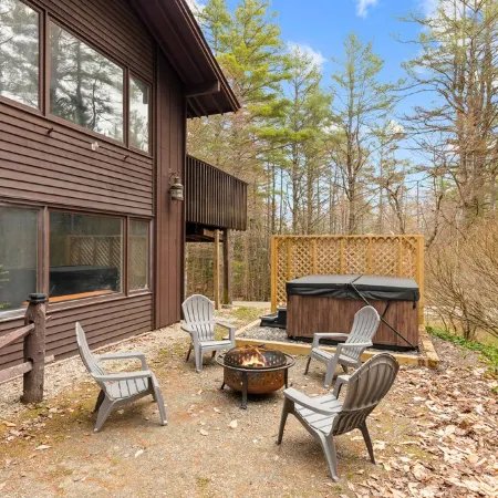 Stratton Mountain Getaway: 30% Off Ski Chalet w/Hot Tub, Firepit, & Pond Views