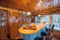 Secluded Northwoods getaway on beautiful Lake Nokomis