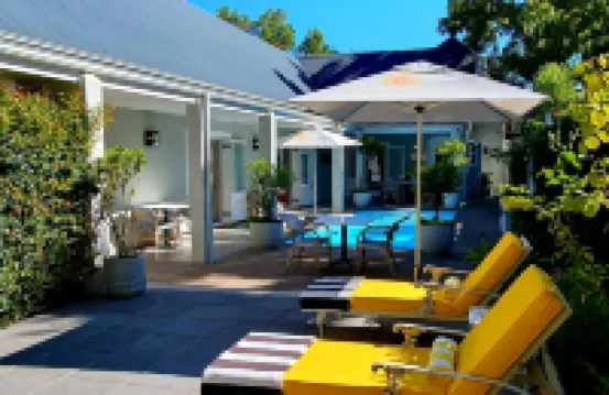 太陽花豪華旅館