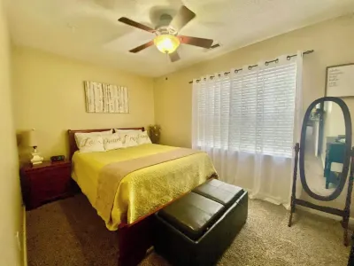 The Get-Away-Spot| Cozy & Spacious| Close to base Hotels near Staples