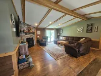 Beautifully fully remodeled cabin in the woods