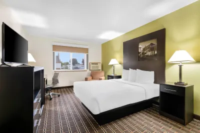 Super 8 by Wyndham la Crosse Hotels in La Crosse