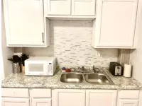 Beautiful 1B/1B in Southwest Atlanta. Hotels near Target
