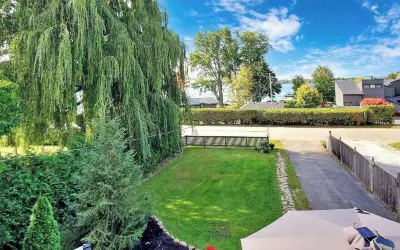 Sunny Side Retreat Hotels in Georgina