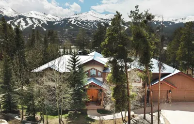 Cherry Ridge by AvantStay Incredible Mountain Mansion w Game Room Hot Tub Views Hotels in 