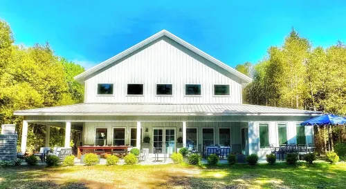Bay Waterfront 5 Br 4BT Barndominium. Still Some Availability Late Summer/Fall! - Wi-Fi