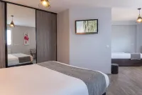 Hôtel Restaurant les 13 Assiettes Hotels in Ceaux