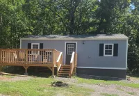 Cute little costal cabin.  One mile from Lake Tenkiller.  Private Spa/Hot Tub