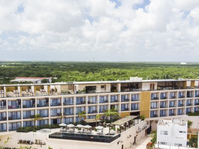 Hive Cancun by G Hotels