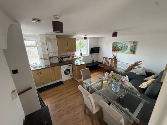 Duplex Sleeps 4 with Pets Allowed