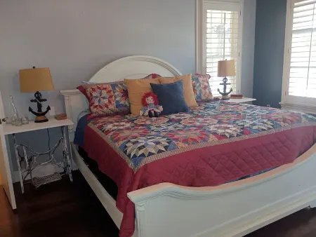 Charming 2-bedroom house in Jefferson with Sunroom