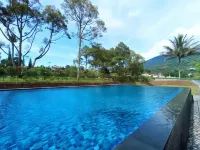 Lenirra Villa & Resto Hotels in Cijeruk