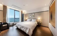 Jeongja Beach Brown Dot