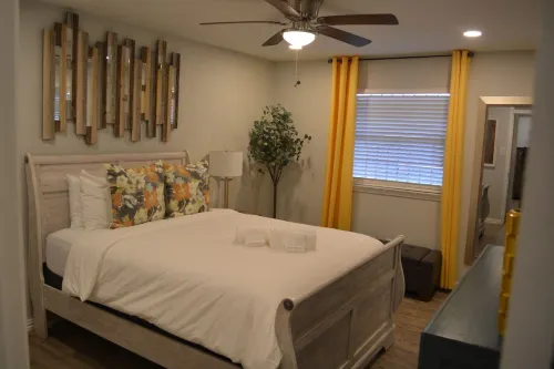 Spacious Home w/ Yard · 15 Min to Fort Worth Fun