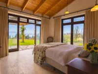 Mt Cook Lakeside Retreat Hotels in Pukaki