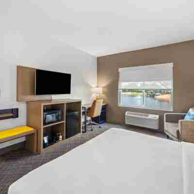 Comfort Inn & Suites Olathe - Kansas City Rooms