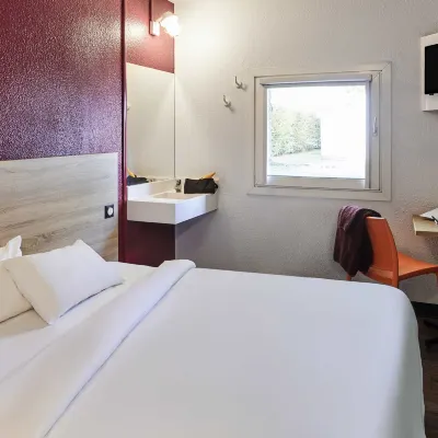 Hotelf1 Nantes Est la Beaujoire Отели рядом с достопримечательностью «Станция Haluchère-Batignolles»