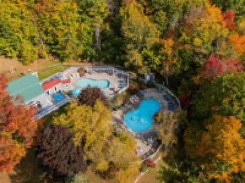 Private Spacious 3 bed Condo in Nordic Village Hotels in Bartlett