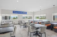 Days Inn by Wyndham Riviere-Du-Loup - 2-Star