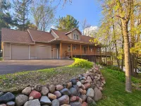Perfect Winter Get-Away!   Spacious Lakefront Getaway 3Br+Loft & Cozy Fire Pit.