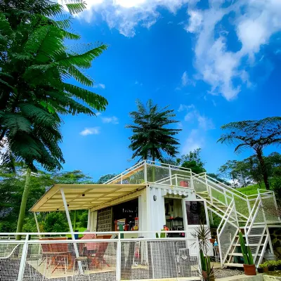 Bromelia Resort Hotel di Kabupaten Bogor