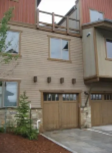 Luxury Condo, Private Hot Tub, Perfectly Located