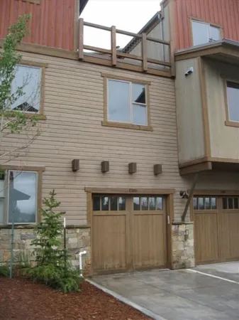 Luxury Condo, Private Hot Tub, Perfectly Located