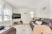Cozy Lake Elmo Cottage