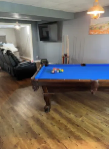 4 Bed 3 bath clean , spacious all brick home , welcome families and work groups