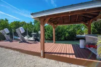 Secluded Oceanfront property, Private pool, hot tub, boat ramp and dock