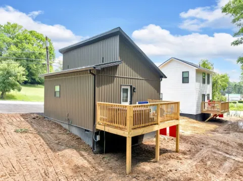 Bristol’s Doo-Wop Den – A 1950s-Themed Retreat with a Modern Twist โรงแรมในบริสตอล