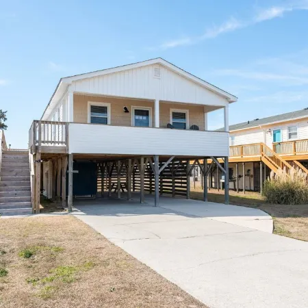 Charming 3-bedroom cottage in gorgeous Nags Head with WiFi, AC