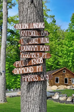 Walk to Beach - Pet friendly Cabin w/ Workspace