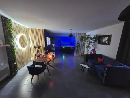 L'escale du Desir Love Room spa Privatif Отели рядом с достопримечательностью «Calais Lighthouse»