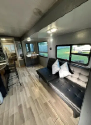 Cozy 2-bedroom mobile home in lovely Baytown with AC