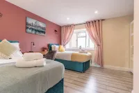 Cosy Home For Leisure/Relocation/Contractors Hotels in Northolt