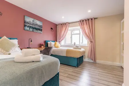 Cosy Home For Leisure/Relocation/Contractors Отели в г. Норхолт