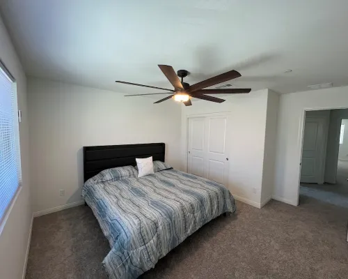 4-bedroom house in wonderful Perris with WiFi, AC 페리스 호텔
